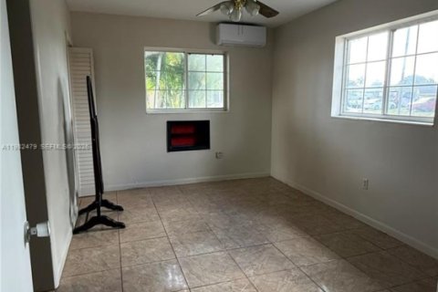 Propiedad comercial en alquiler en Miramar, Florida, 1 dormitorio, 113.71 m2 № 2047107 - foto 8