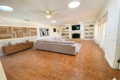 Casa en venta en Apopka, Florida, 3 dormitorios, 234.11 m2 № 2220693 - foto 4