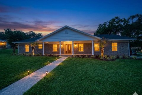 Casa en Apopka, Florida 3 dormitorios, 234.11 m2 № 2220693