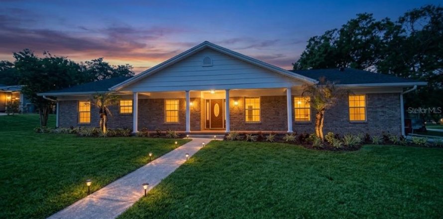 Casa en Apopka, Florida 3 dormitorios, 234.11 m2 № 2220693