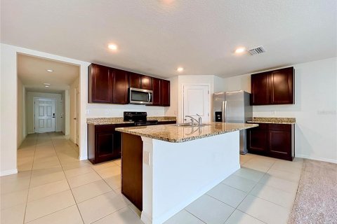 Villa ou maison à vendre à Zephyrhills, Floride: 4 chambres, 171.5 m2 № 2129749 - photo 6