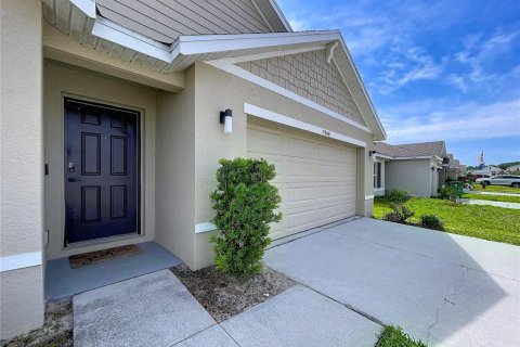 Villa ou maison à vendre à Zephyrhills, Floride: 4 chambres, 171.5 m2 № 2129749 - photo 4