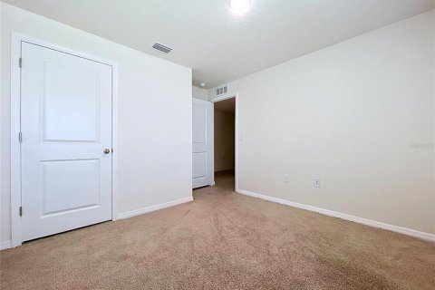 Villa ou maison à vendre à Zephyrhills, Floride: 4 chambres, 171.5 m2 № 2129749 - photo 13