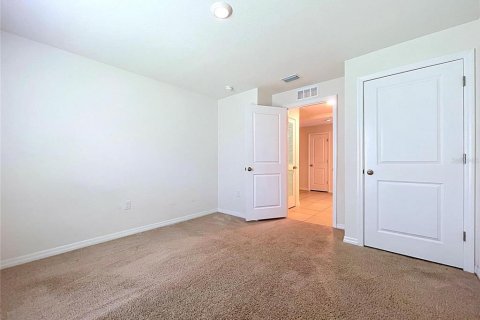 Villa ou maison à vendre à Zephyrhills, Floride: 4 chambres, 171.5 m2 № 2129749 - photo 17
