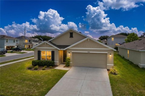 Villa ou maison à vendre à Zephyrhills, Floride: 4 chambres, 171.5 m2 № 2129749 - photo 2