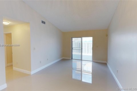 House in Sweetwater, Florida 3 bedrooms, 97.55 sq.m. № 2001526 - photo 21