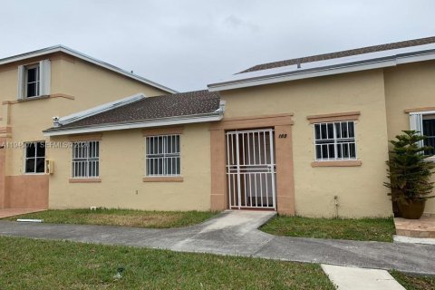 House in Sweetwater, Florida 3 bedrooms, 97.55 sq.m. № 2001526 - photo 6