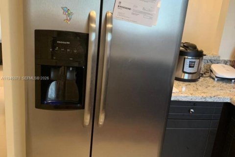 House in Sweetwater, Florida 3 bedrooms, 97.55 sq.m. № 2001526 - photo 9