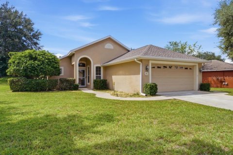 Villa ou maison à Umatilla, Floride 3 chambres, 118.36 m2 № 2405296