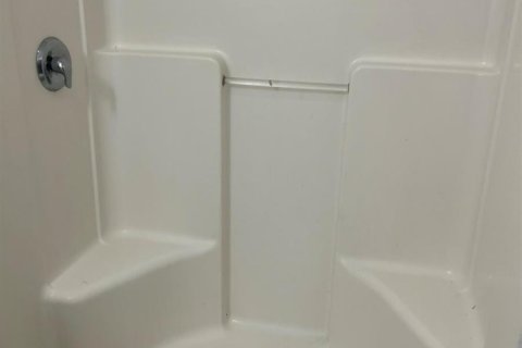 House in Okeechobee, Florida 3 rooms, 110.09 sq.m. № 2171391 - photo 10