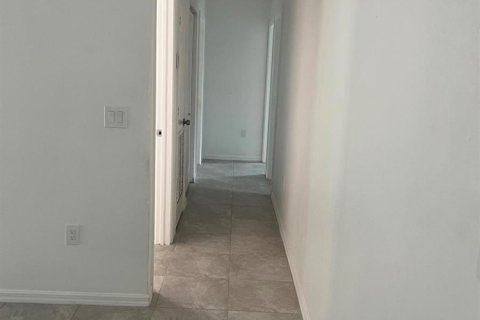House in Okeechobee, Florida 3 rooms, 110.09 sq.m. № 2171391 - photo 6