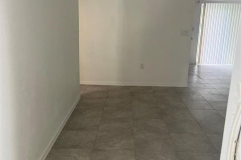 House in Okeechobee, Florida 3 rooms, 110.09 sq.m. № 2171391 - photo 19