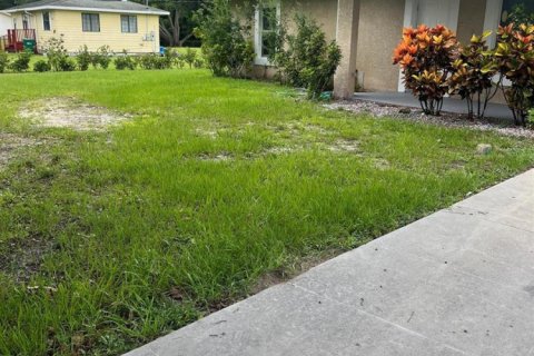 House in Okeechobee, Florida 3 rooms, 110.09 sq.m. № 2171391 - photo 13
