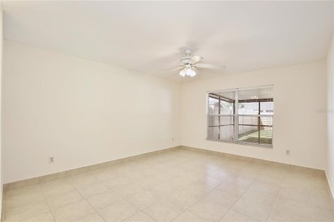 Villa ou maison à vendre à Orlando, Floride: 3 chambres, 130.9 m2 № 2409846 - photo 12