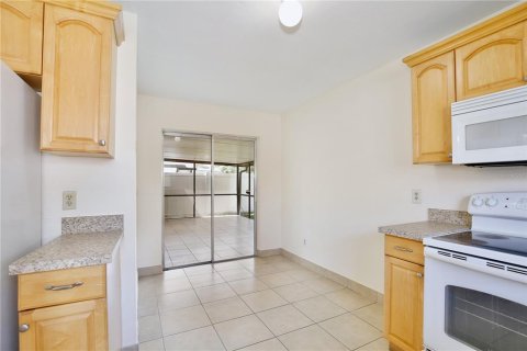 Villa ou maison à vendre à Orlando, Floride: 3 chambres, 130.9 m2 № 2409846 - photo 11