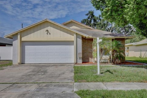 Villa ou maison à vendre à Orlando, Floride: 3 chambres, 130.9 m2 № 2409846 - photo 2