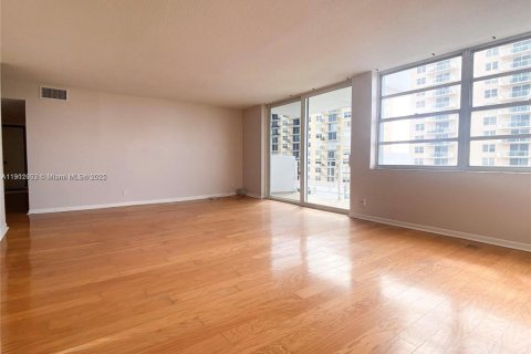 Condo à Hallandale Beach, Floride, 2 chambres  № 1968126