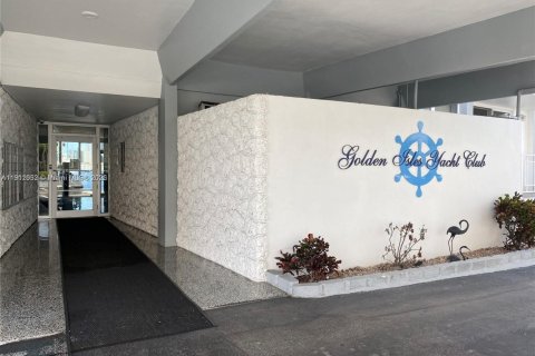 Copropriété à louer à Hallandale Beach, Floride: 2 chambres, 92.9 m2 № 1968126 - photo 9