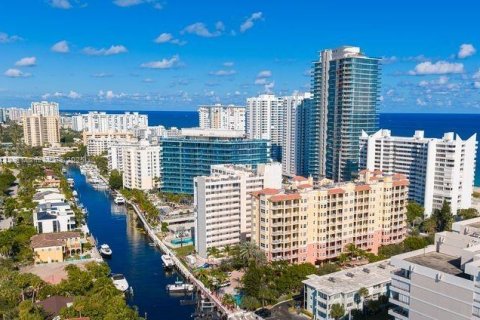 Кондоминиум с 3 спальнями в Помпано-Бич, Флорида № 2018870