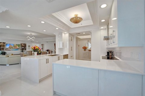 Купить кондоминиум в Помпано-Бич, Флорида 3 спальни, 207.82м2, № 2018870 - фото 23