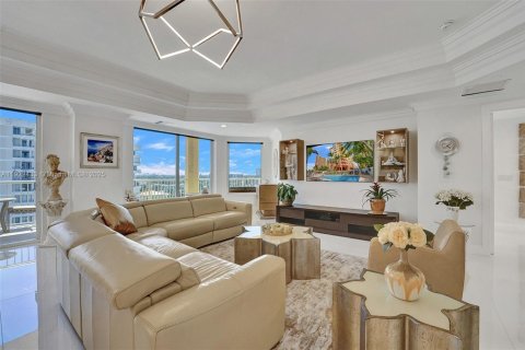 Купить кондоминиум в Помпано-Бич, Флорида 3 спальни, 207.82м2, № 2018870 - фото 10