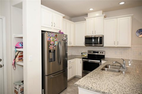 Touwnhouse à vendre à Kissimmee, Floride: 3 chambres, 148.92 m2 № 2225494 - photo 16