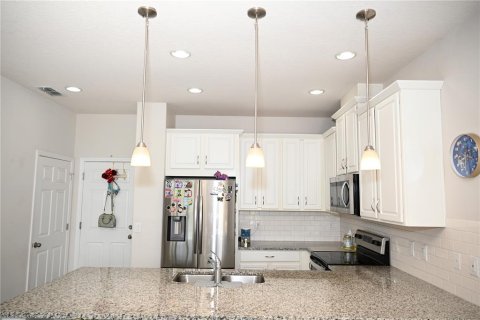 Touwnhouse à vendre à Kissimmee, Floride: 3 chambres, 148.92 m2 № 2225494 - photo 15