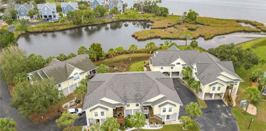 Adosado en Crystal River, Florida 3 dormitorios, 178.28 m2 № 1552302