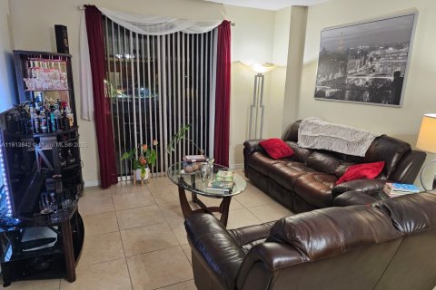 Снять в аренду кондоминиум в Майами, Флорида 2 спальни, 86.77м2, № 2015842 - фото 6