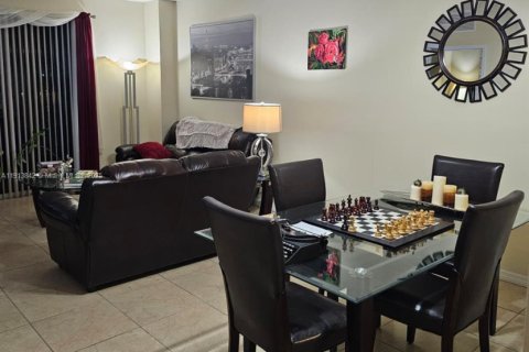 Снять в аренду кондоминиум в Майами, Флорида 2 спальни, 86.77м2, № 2015842 - фото 4