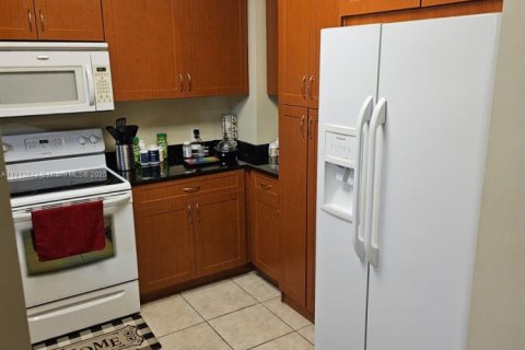 Снять в аренду кондоминиум в Майами, Флорида 2 спальни, 86.77м2, № 2015842 - фото 3