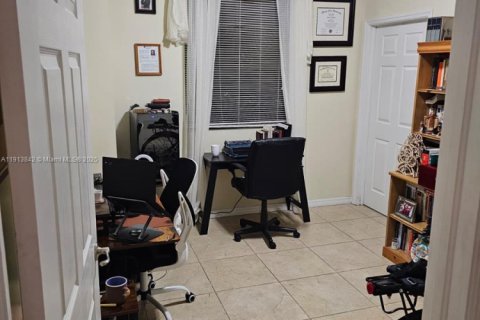 Снять в аренду кондоминиум в Майами, Флорида 2 спальни, 86.77м2, № 2015842 - фото 12