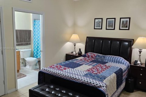 Снять в аренду кондоминиум в Майами, Флорида 2 спальни, 86.77м2, № 2015842 - фото 8