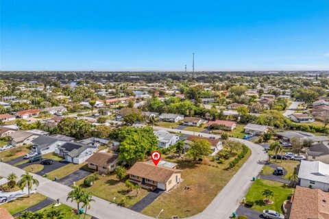 House in Tamarac, Florida 2 bedrooms, 99.68 sq.m. № 2045574 - photo 7