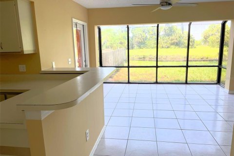 House in Orlando, Florida 4 bedrooms, 304.63 sq.m. № 2352328 - photo 11