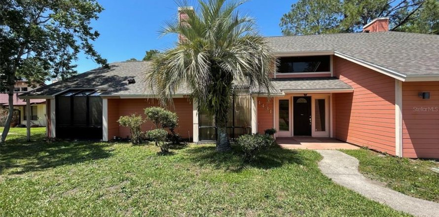 House in Orlando, Florida 4 bedrooms, 304.63 sq.m. № 2352328