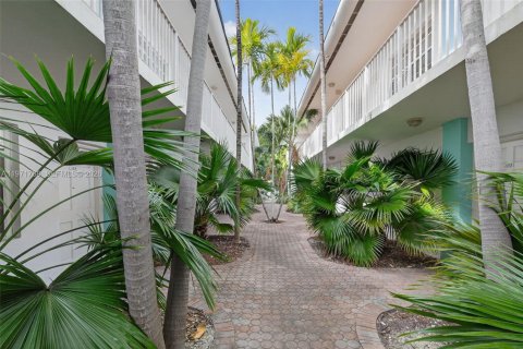Copropriété à vendre à Miami Beach, Floride: 39.02 m2 № 2033577 - photo 3
