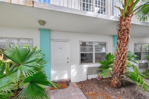 Copropriété à vendre à Miami Beach, Floride: 39.02 m2 № 2033577 - photo 15