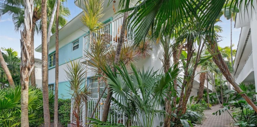 Studio à Condo à Miami Beach, Floride  № 2033577