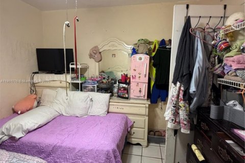 House in Miami, Florida 3 bedrooms, 83.05 sq.m. № 1953247 - photo 9