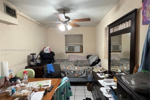 House in Miami, Florida 3 bedrooms, 83.05 sq.m. № 1953247 - photo 8