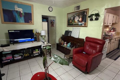 House in Miami, Florida 3 bedrooms, 83.05 sq.m. № 1953247 - photo 3