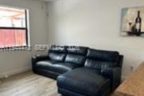 Casa en venta en Homestead, Florida, 4 dormitorios, 185.06 m2 № 2001613 - foto 3