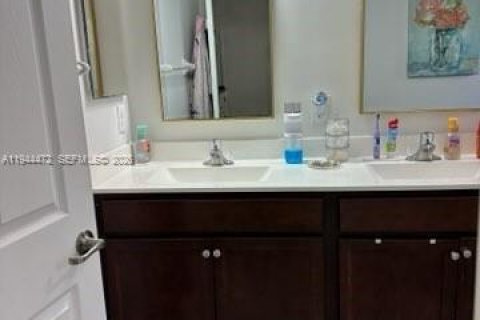 Casa en venta en Homestead, Florida, 4 dormitorios, 185.06 m2 № 2001613 - foto 15