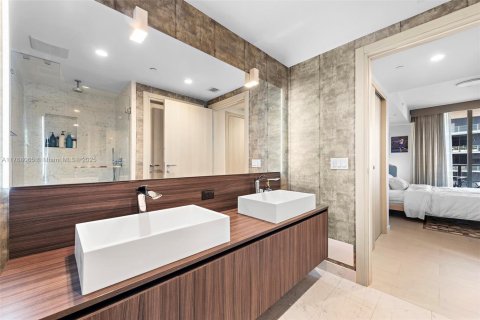 Condo in Miami, Florida, 1 bedroom  № 1691147 - photo 10