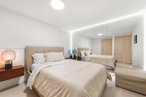 Condo in Miami, Florida, 1 bedroom  № 1691147 - photo 12