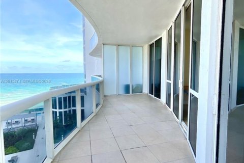 Condominio en venta en Sunny Isles Beach, Florida, 2 dormitorios, 182.27 m2 № 2076553 - foto 26
