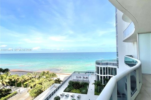 Condominio en Sunny Isles Beach, Florida, 2 dormitorios № 2076553