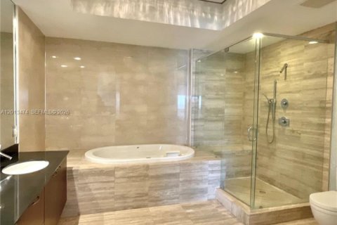 Condominio en venta en Sunny Isles Beach, Florida, 2 dormitorios, 182.27 m2 № 2076553 - foto 17