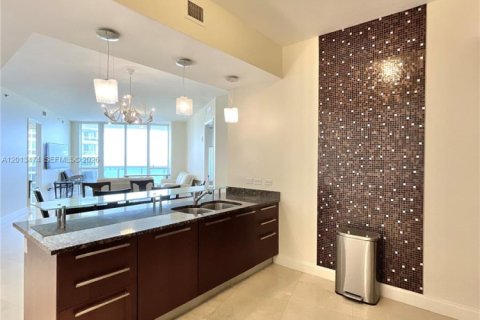 Condominio en venta en Sunny Isles Beach, Florida, 2 dormitorios, 182.27 m2 № 2076553 - foto 5